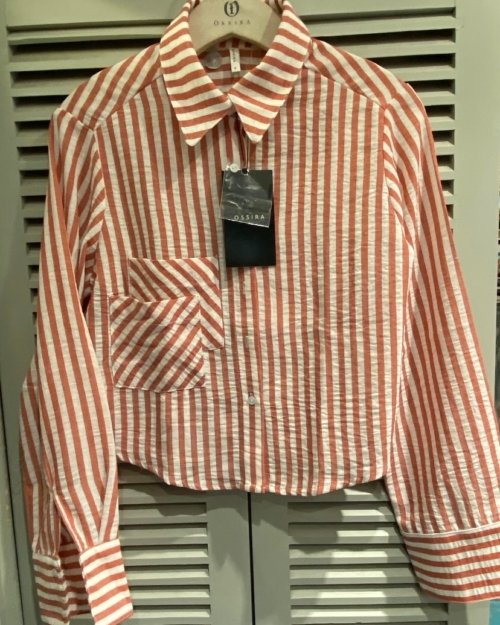 Camisa de lino rayada con bolsillos ROJO