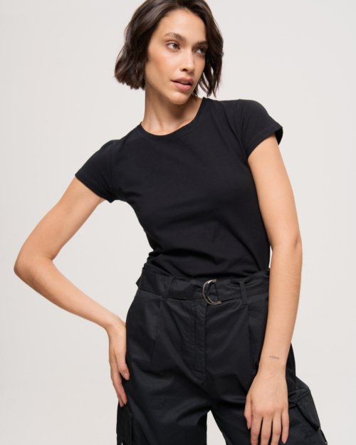 REMERA BÁSICA ESCOTE REDONDO NEGRO