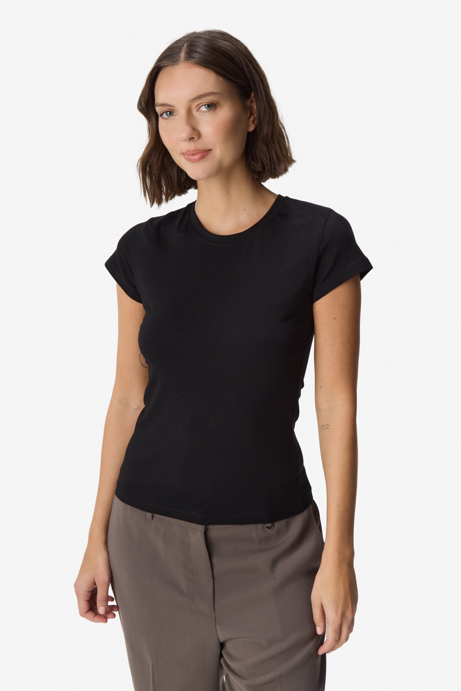 Remera básica de jersey escote redondo NEGRO