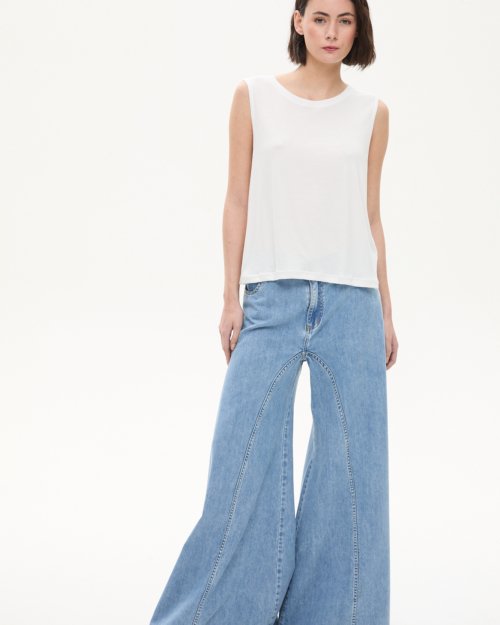 Pantalón denim super ancho con recortes