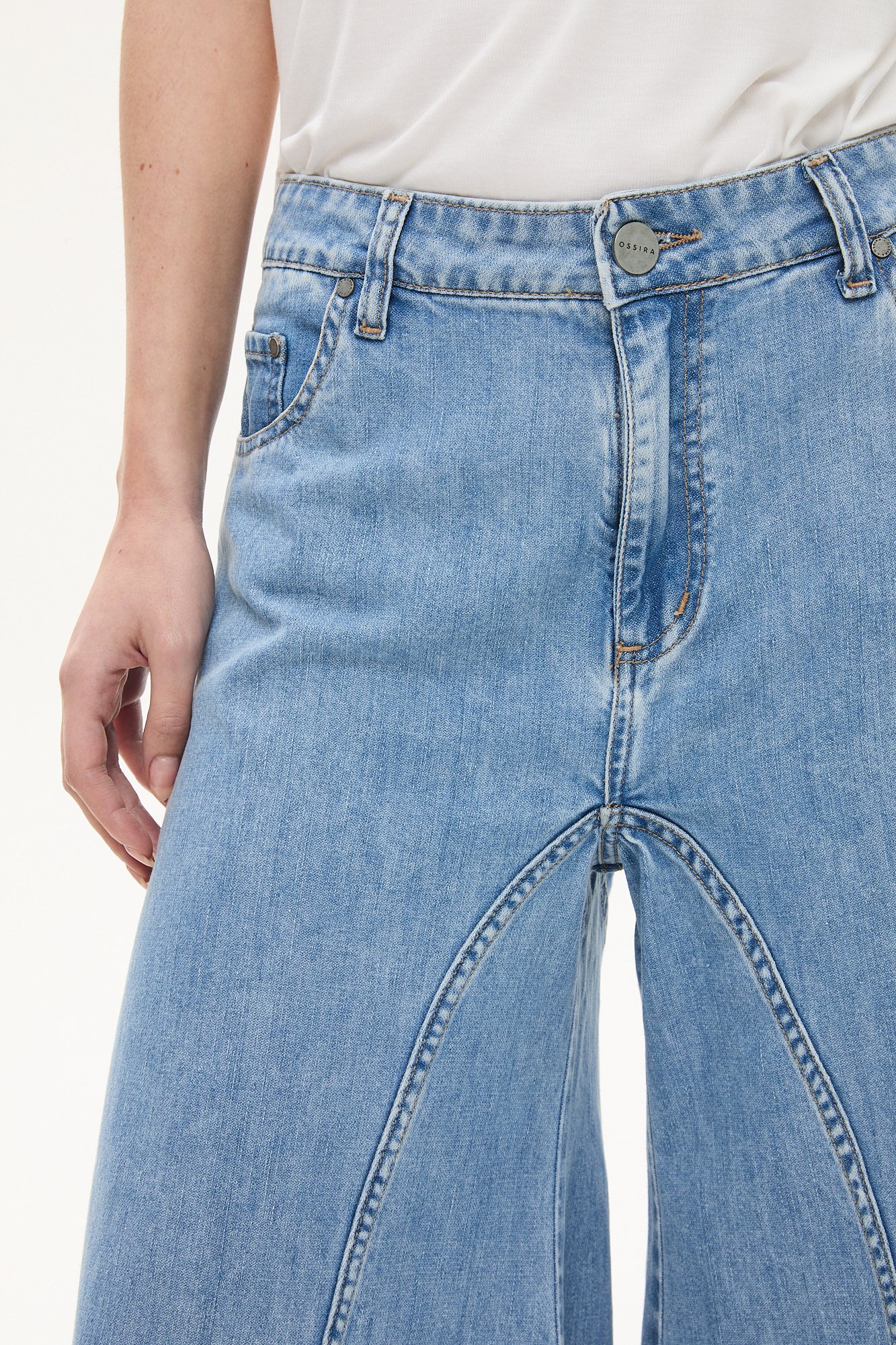 Pantalón denim super ancho con recortes - Imagen 4