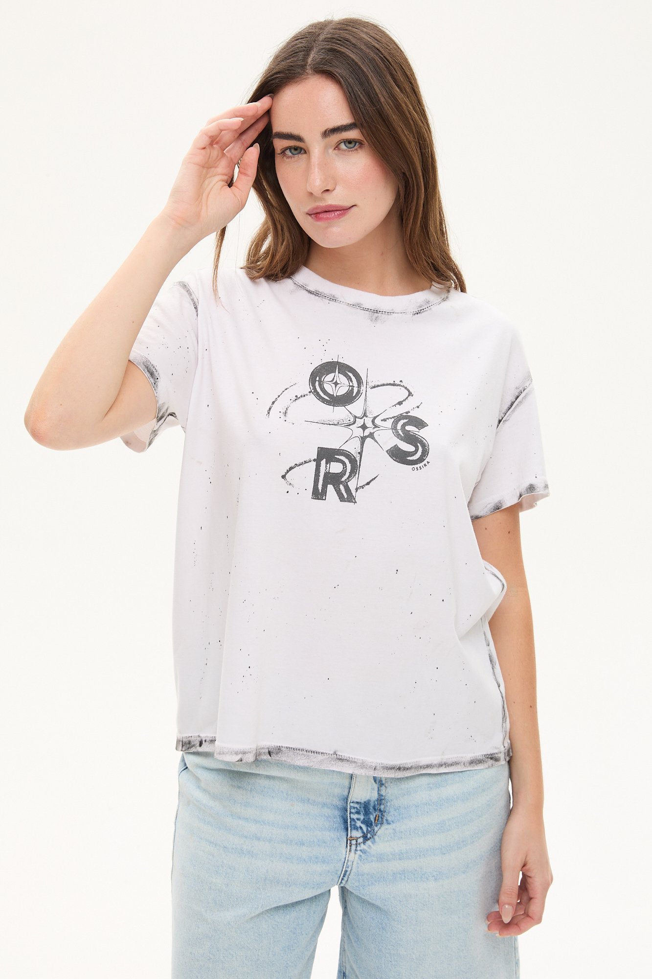 Remera con lavado y estampa "OSR" BLANCO