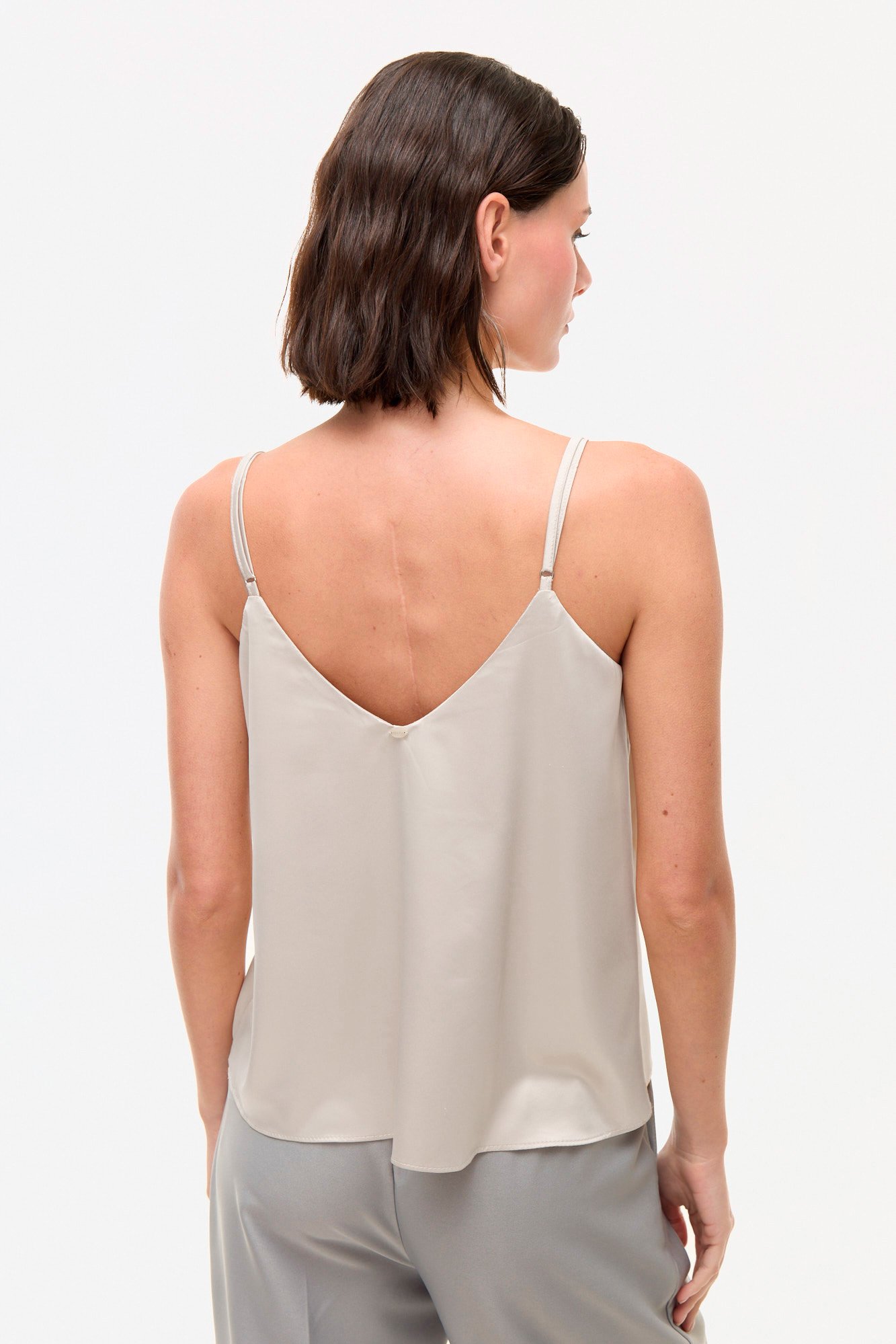 Top de sedita escote V NATURAL - Imagen 2