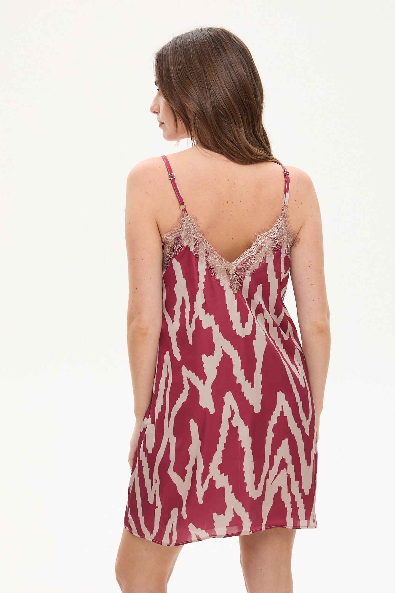 Vestido corto estampado con puntilla BORDO - Imagen 3