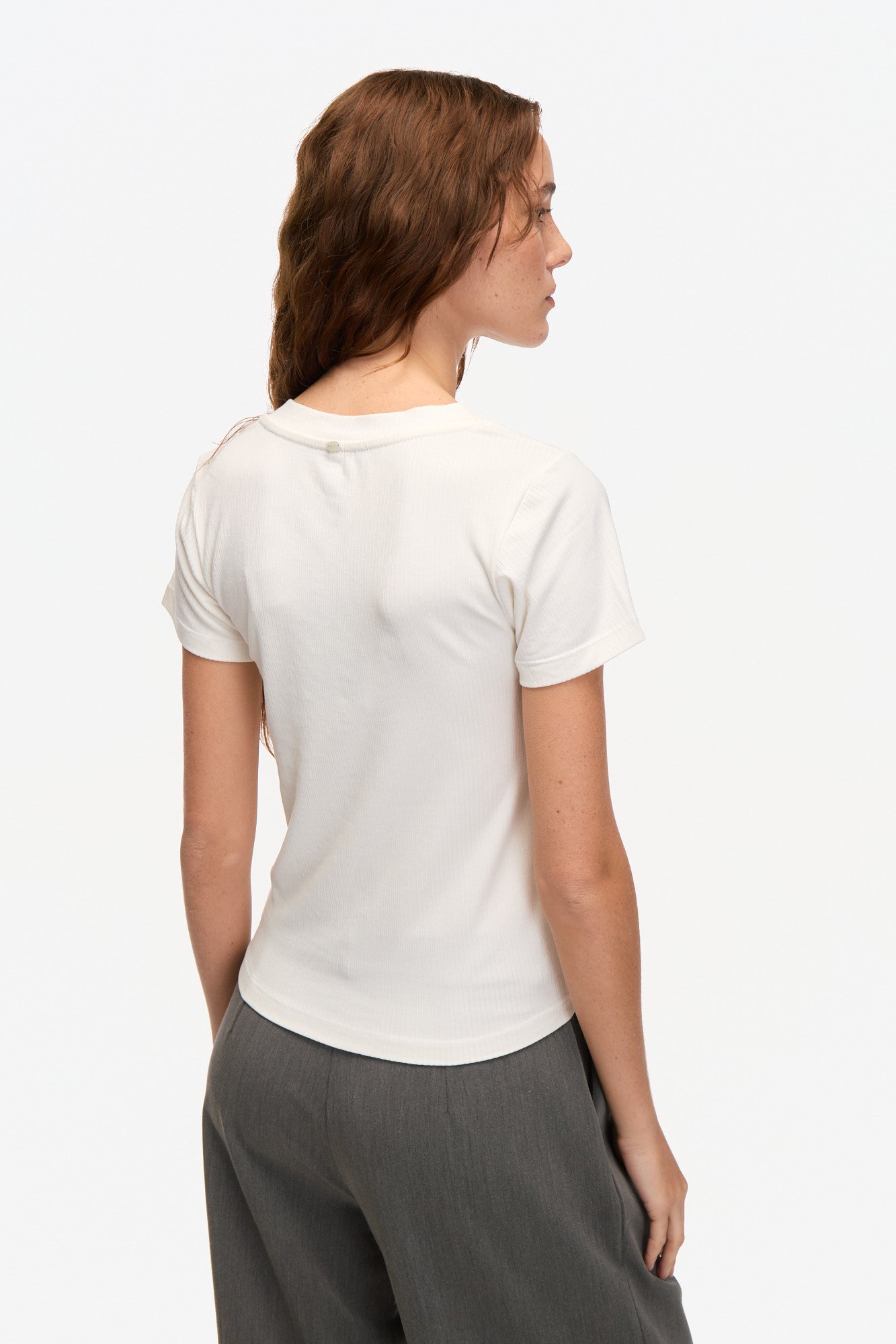 Remera de morley escote V NATURAL - Imagen 2