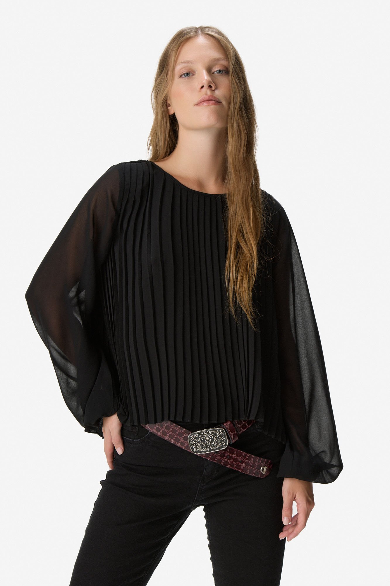 Blusa plisada de crepe y gasa NEGRO