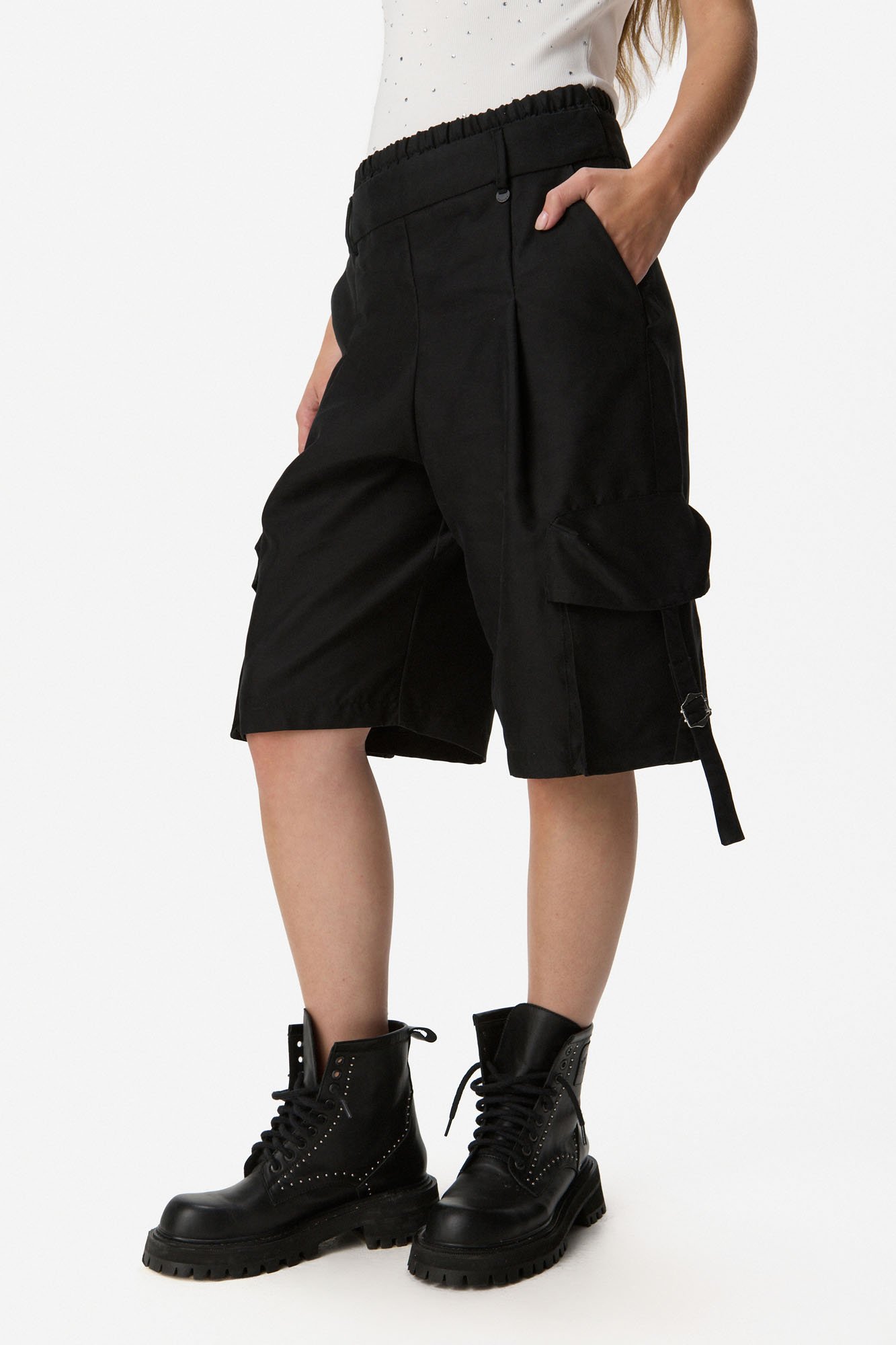 Borcegos con tachas NEGRO