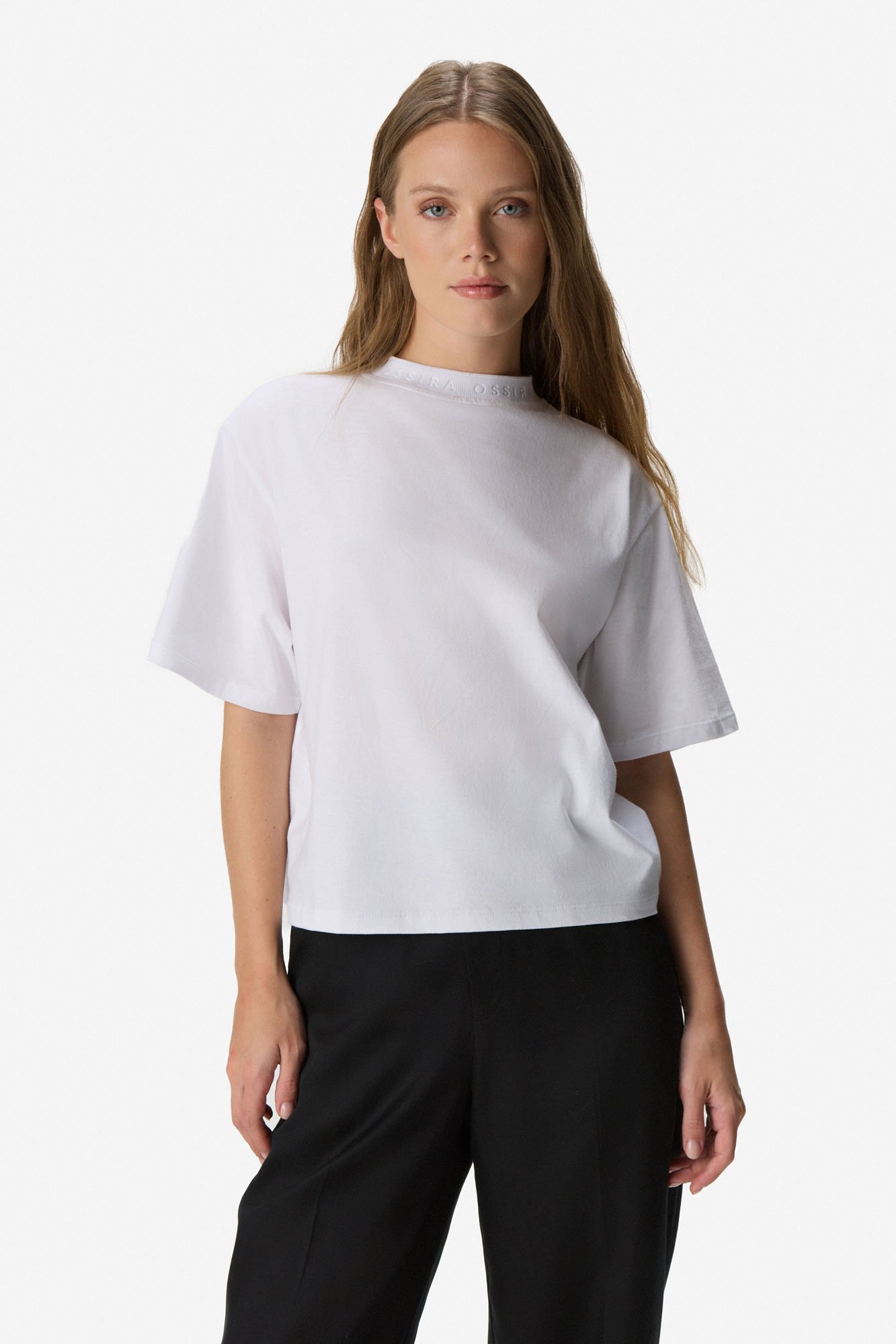 Remera con cuello tejido a tono BLANCO