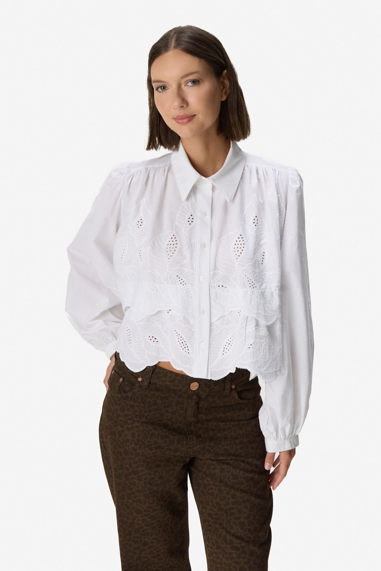 Camisa de poplin bordado con volado BLANCO