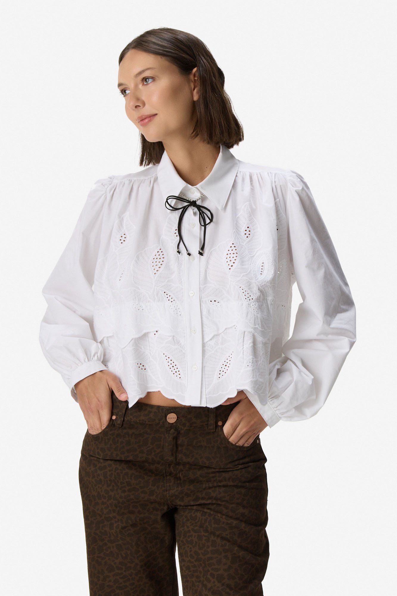 Camisa de poplin bordado con volado BLANCO - Imagen 3