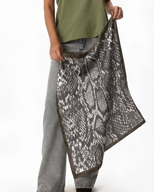 Pañuelo reptil NEGRO