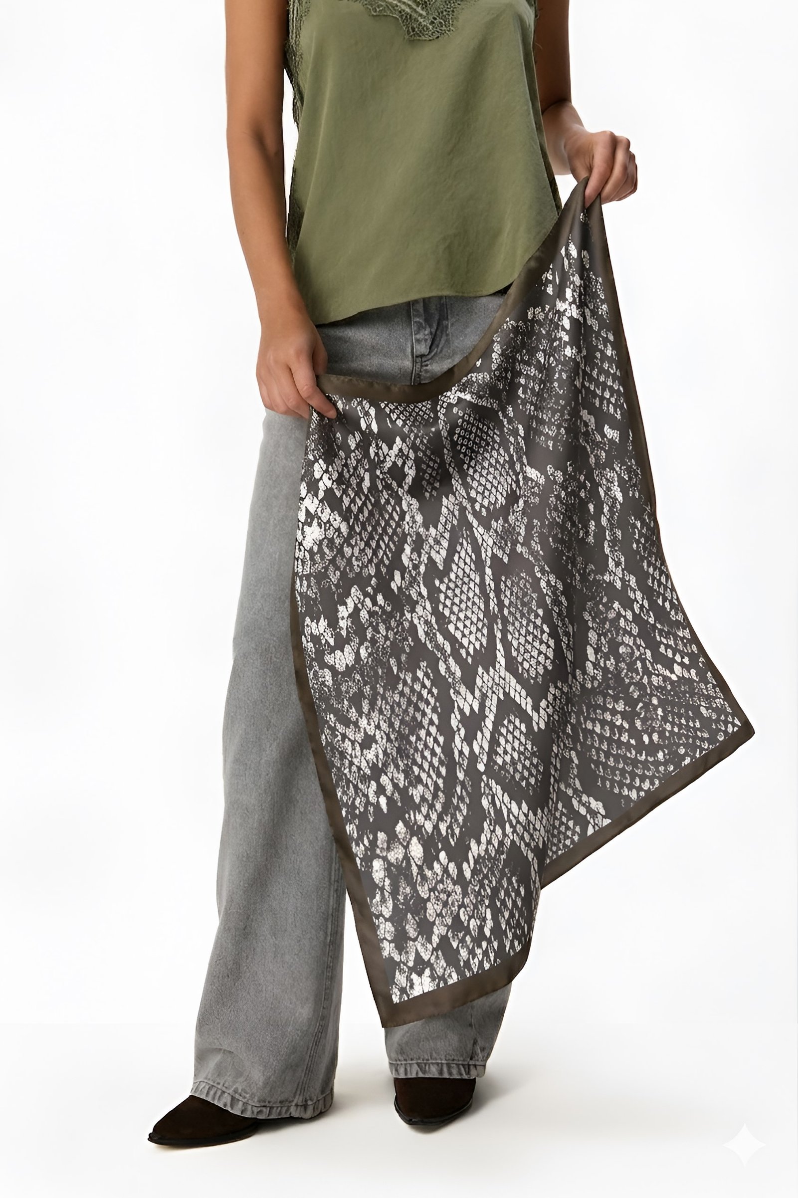 Pañuelo reptil NEGRO