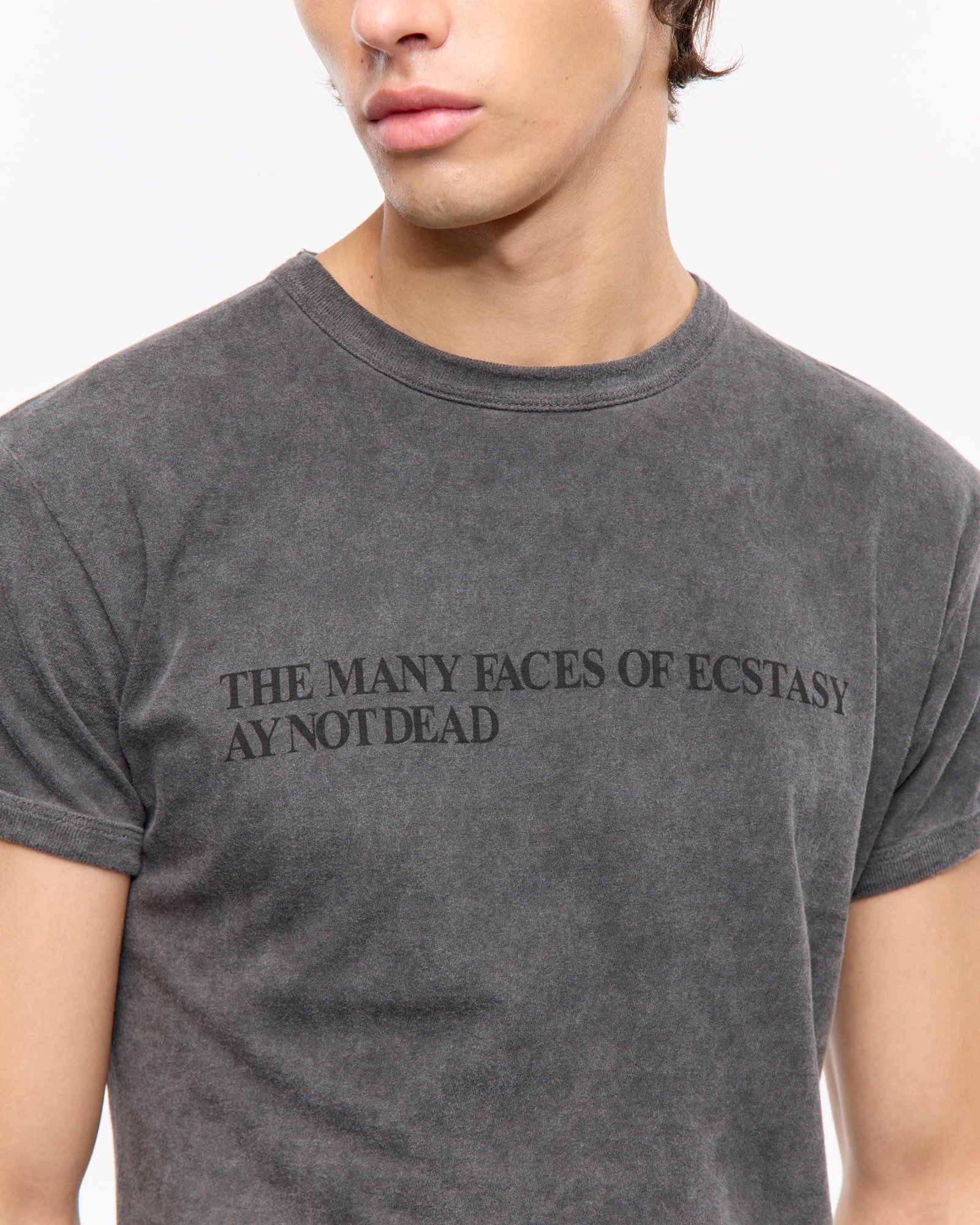 Remera fitted AYND ecstasy NEGRIDO - Imagen 3