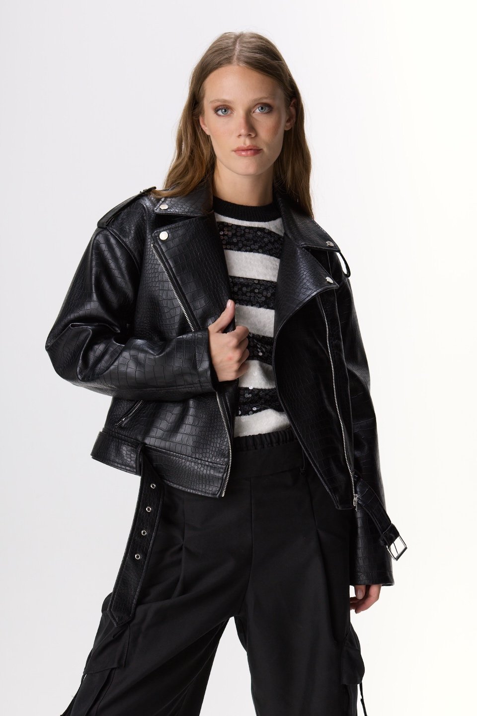 Campera motoquera PU reptil NEGRO