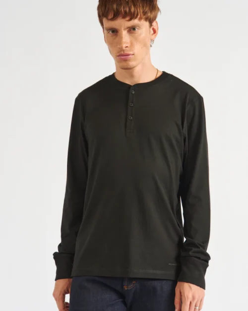 Remera henley ML pima NEGRO