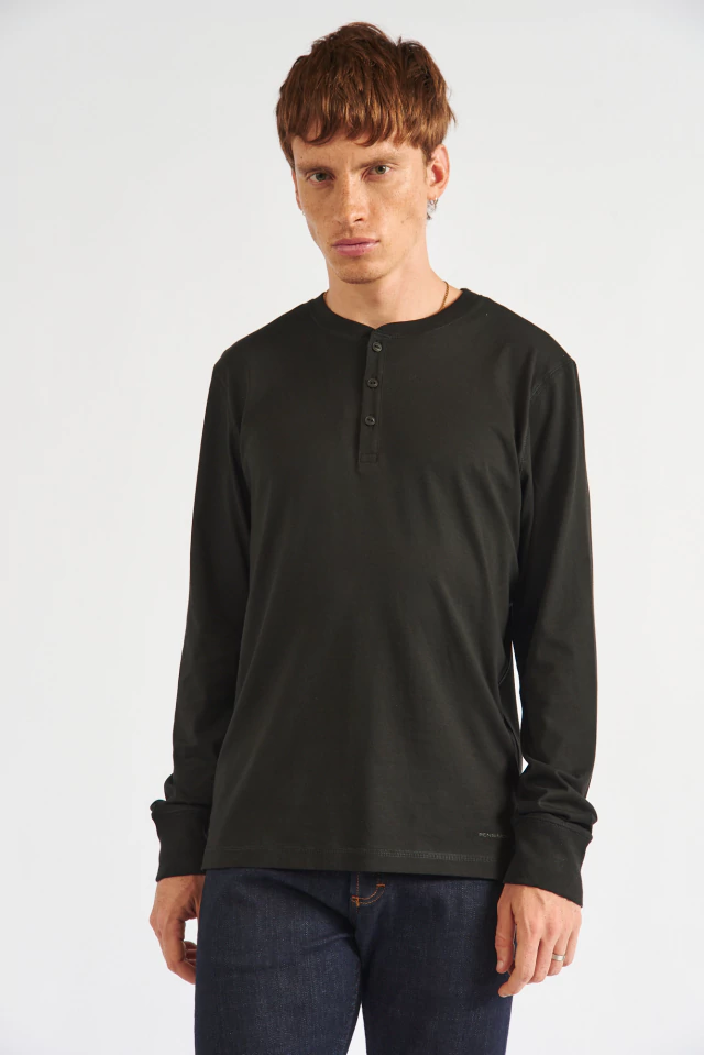 Remera henley ML pima NEGRO