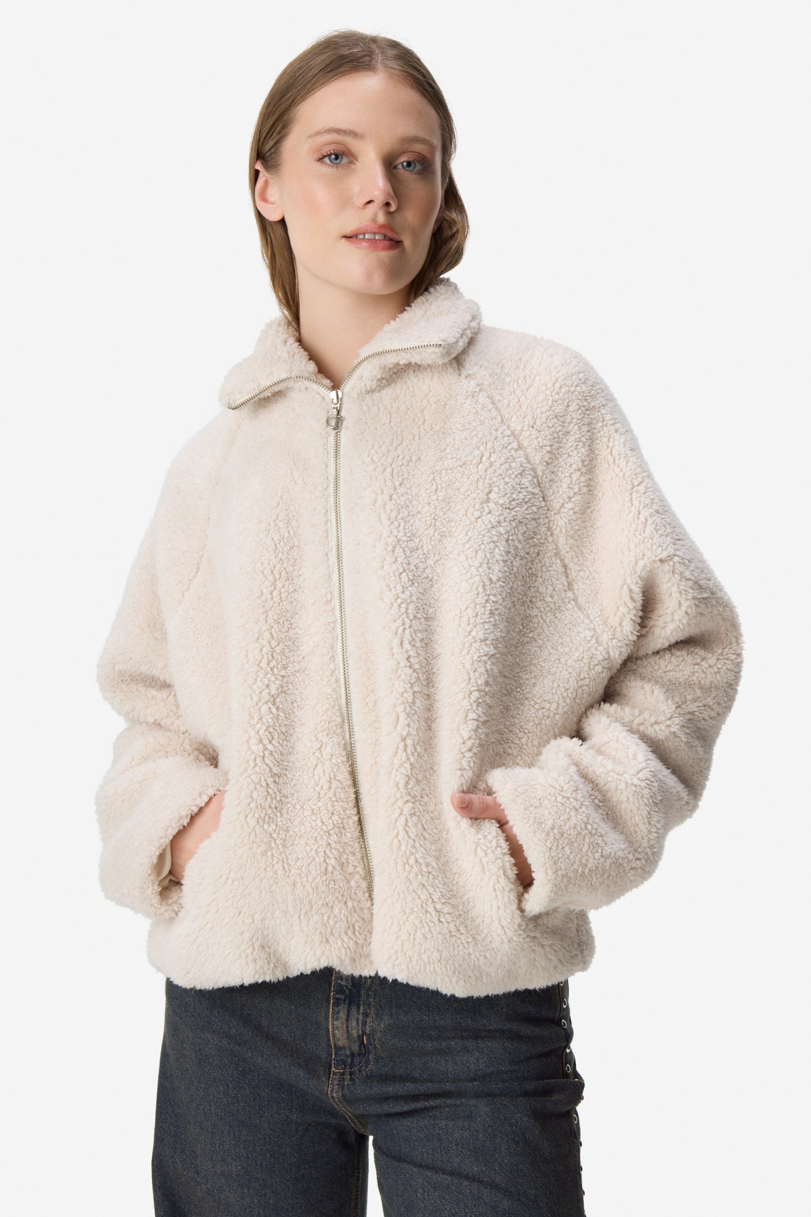 Campera corderito con bordado PU "Desire"
