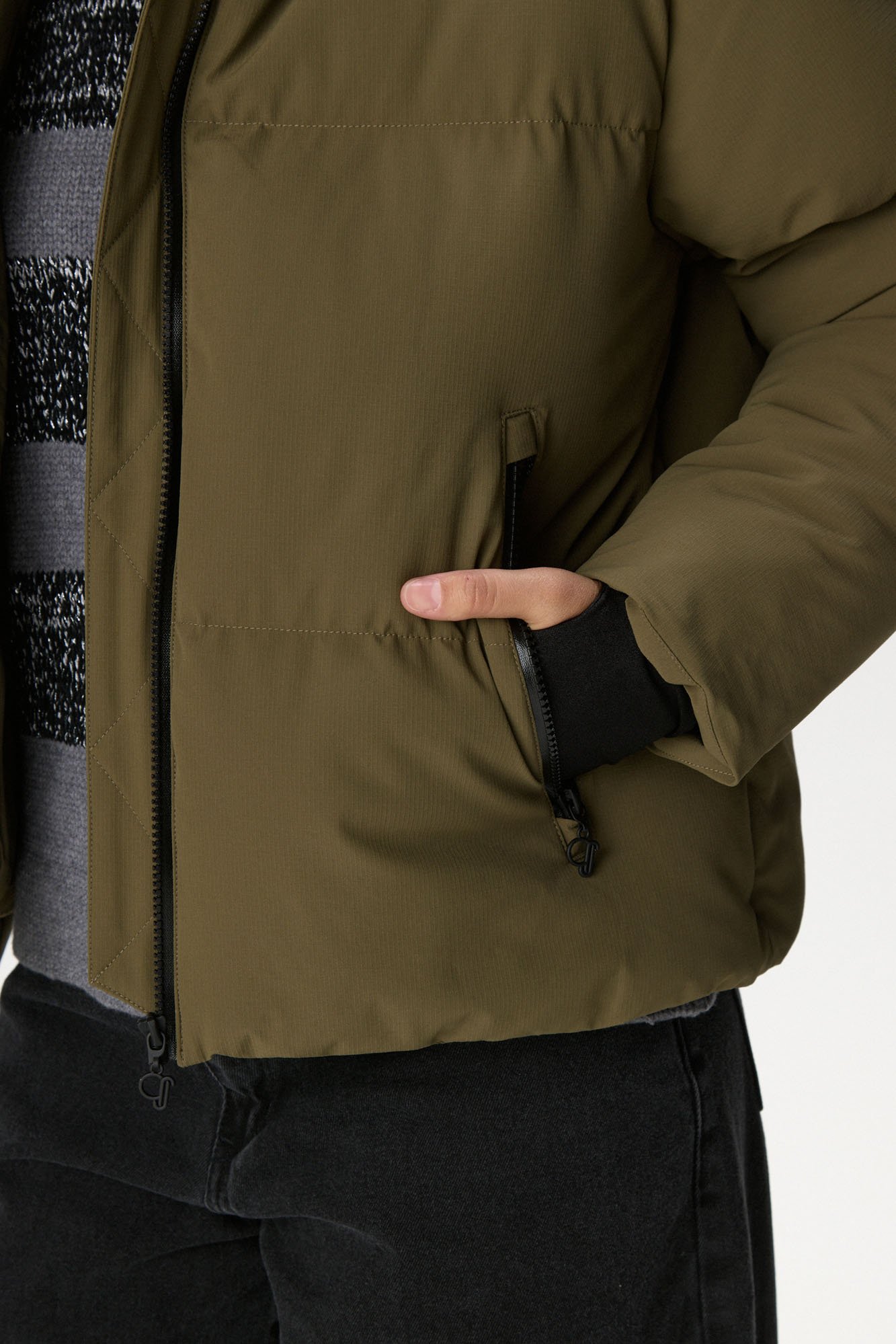 Campera puffer con puños lycra VERDE MILITAR - Imagen 4