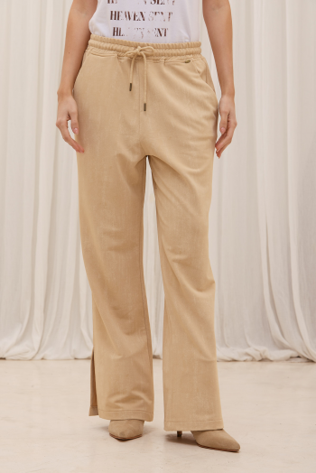 Pantalon rustico con tajo camel