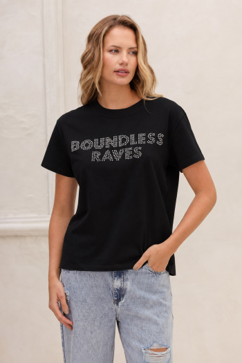 Remera con tachas boundless