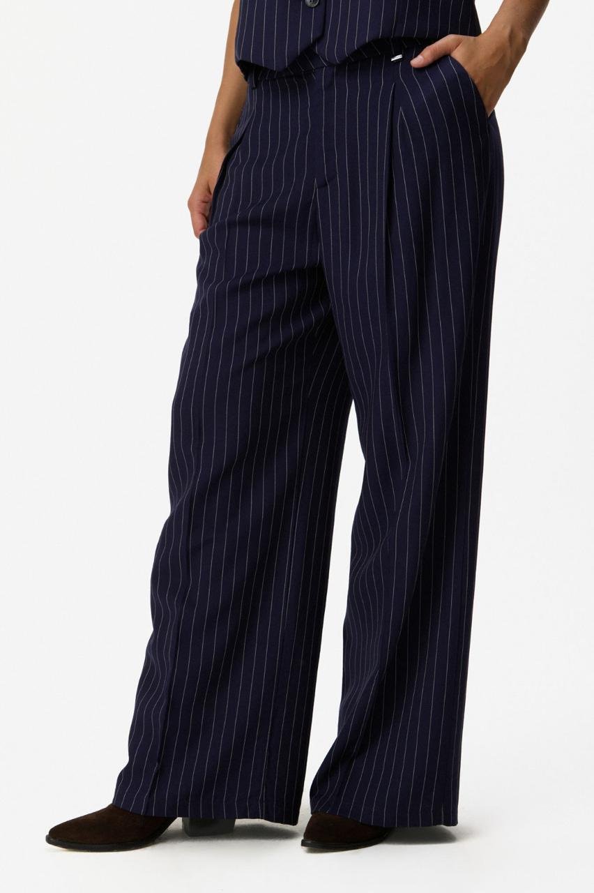 Pantalon sastrero rayado con pinzas