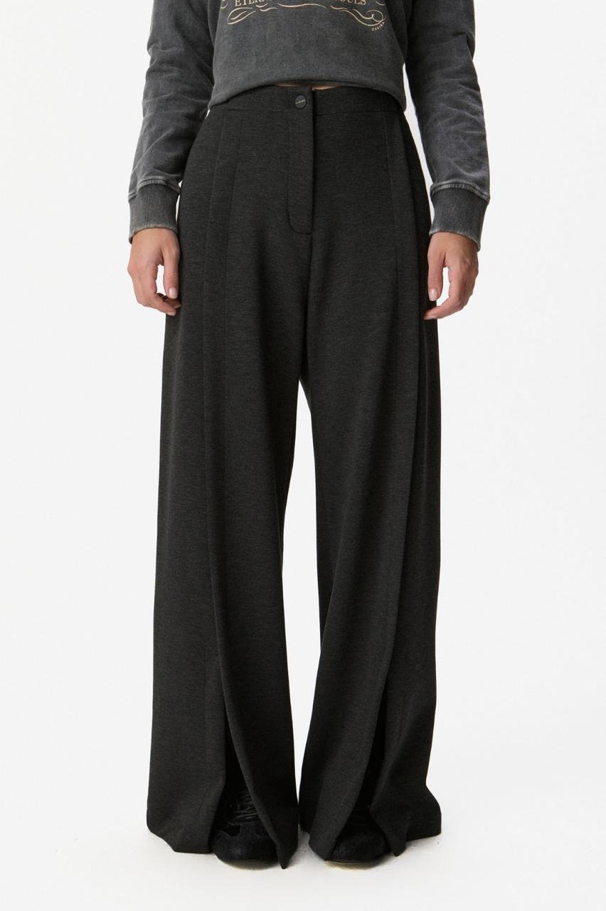 Pantalon con tabla y tajo delantero